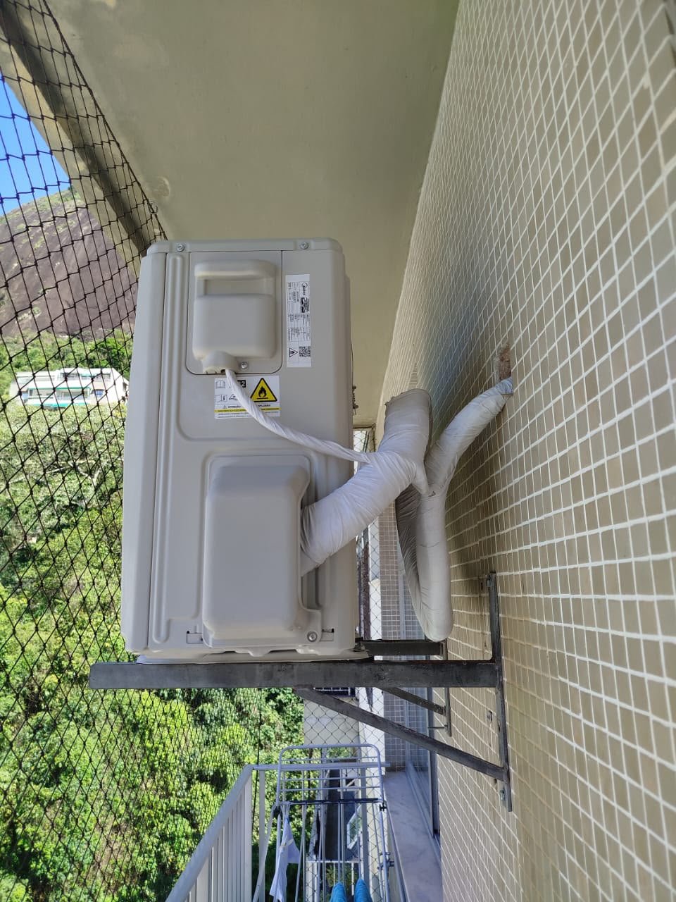 Instalação externa de condensadora